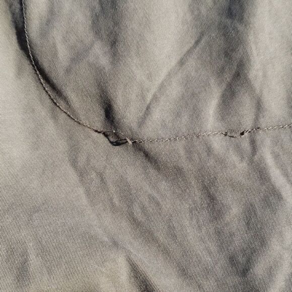 Banana Republic neutral men cargo shorts - Picture 4 of 4